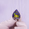 Broche Rana en Estanque - Contenedor de Cristal con Gota de Agua