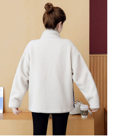 Abrigo de Invierno para Mujer con Lana de Cordero y Detalles de Costura Denim - Image 3