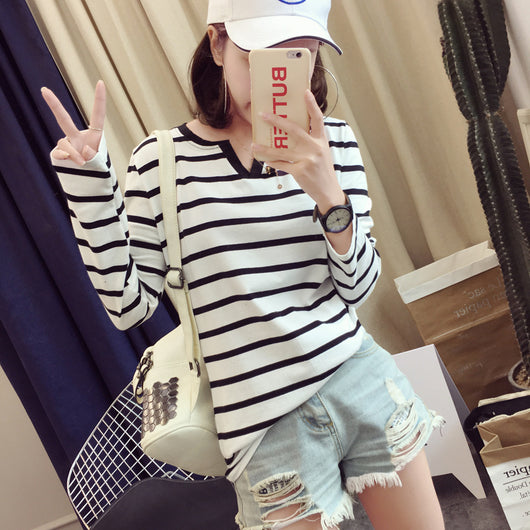 Playera Ajustada de Rayas con Cuello en V y Manga Larga para Mujer - Image 18