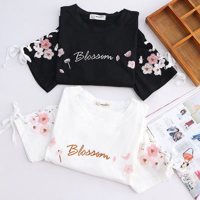 Camiseta Suelta de Algodón con Bordado Floral y Cordones para Mujer