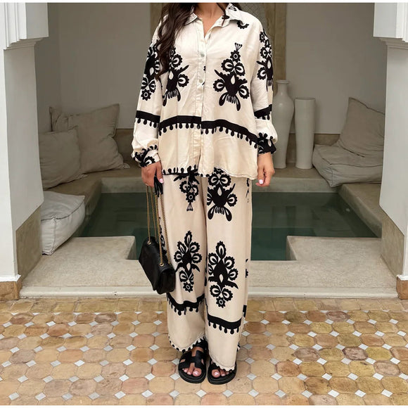 Conjunto Casual Mujer: Blusa Estampada y Pantalón de Moda
