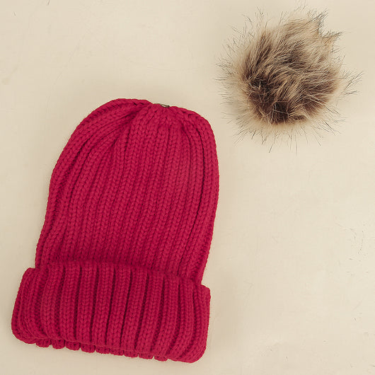 Gorro de Lana Azul Klein con Pompón de Pelaje - Diseño Tejido Elegante - Image 13