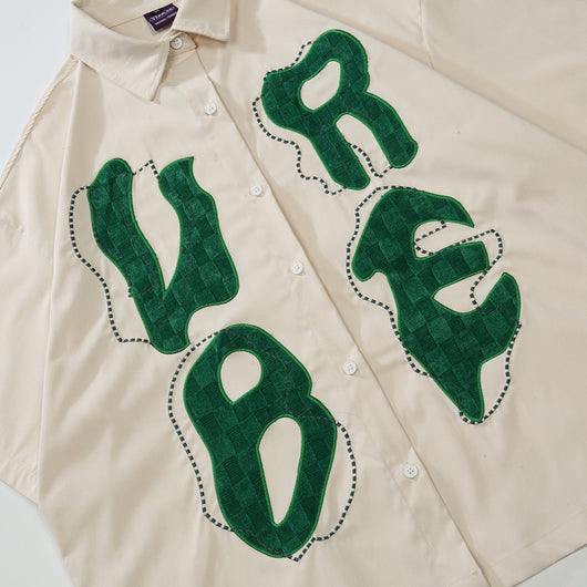 Camisa Casual Manga Corta con Parches Bordados de Letras Personalizadas - Image 12