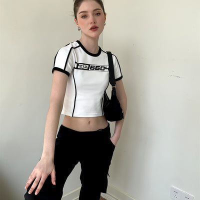 Playera Femenina Estampada con Letras Ajuste Slim