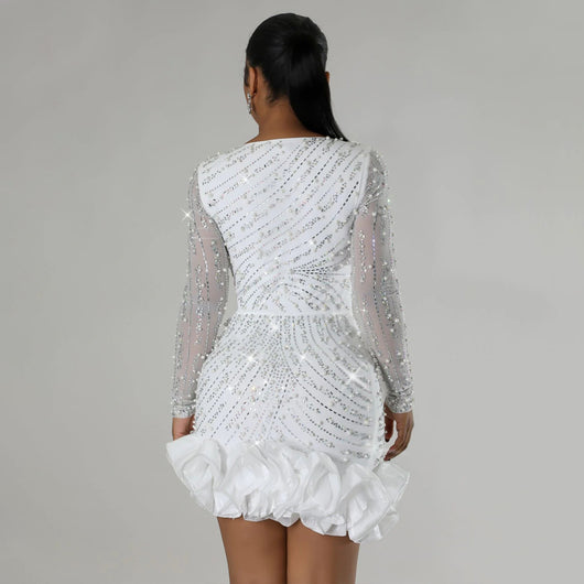 Vestido Ajustado con Bordados Elaborados y Detalles de Pedrería - Image 11