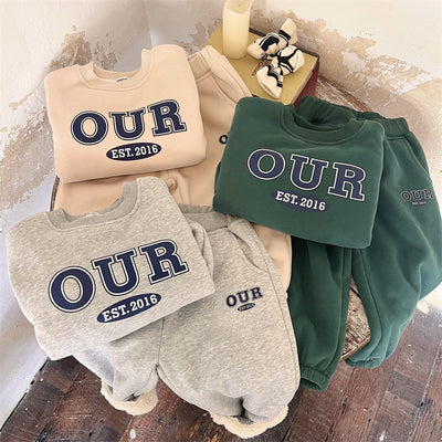 Conjunto de Sudadera y Pantalón Infantil Estilo Moderno para Otoño e Invierno - Image 15