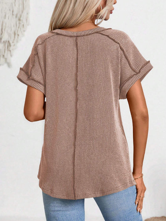 Blusa Deportiva Bicolor con Cuello V y Efecto Twist - Image 12