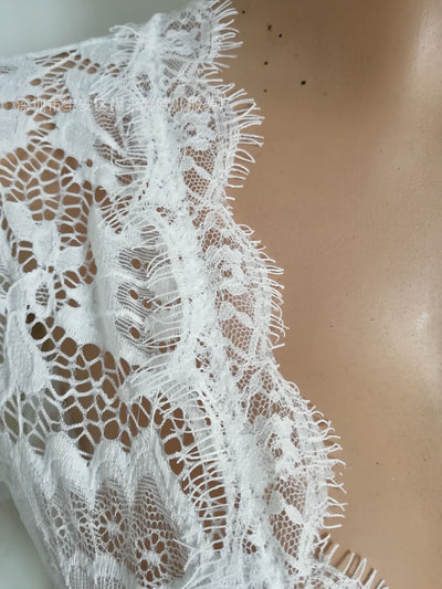 Mono Ajustado con Encaje Elegante - Image 15