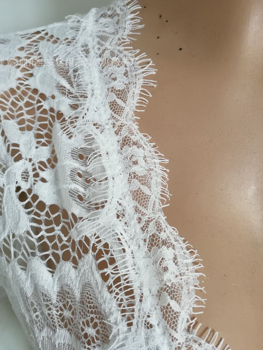 Mono Ajustado con Encaje Elegante - Image 15