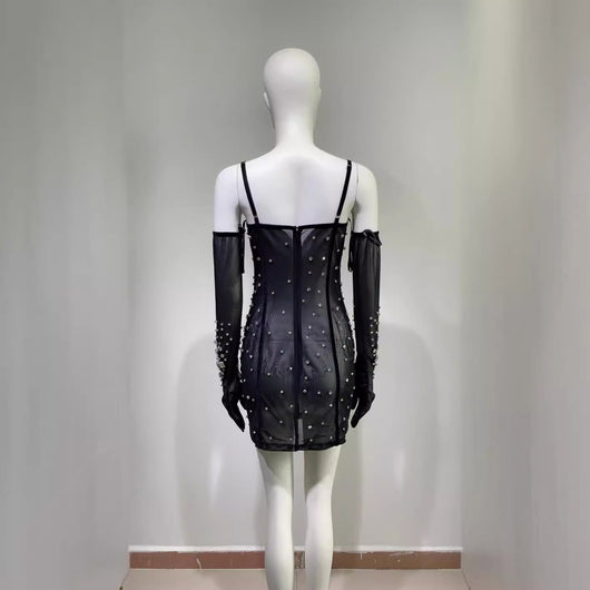 Guantes con Strass y Vestido de Malla Negra Sensual con Tirantes - Image 2