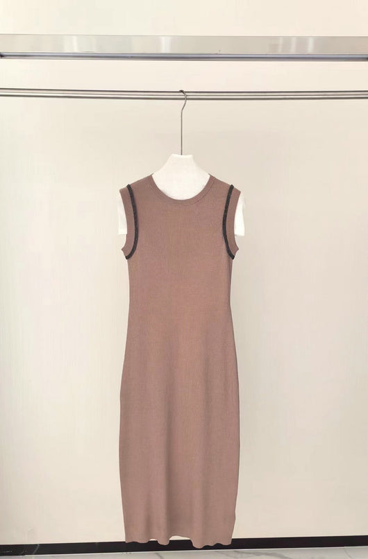 Vestido Tejido de Lana sin Mangas Cuello Redondo con Detalles de Perlas - Image 9