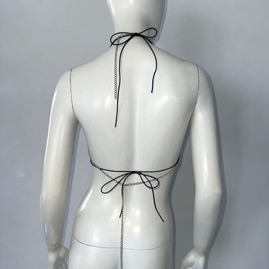 Conjunto de Dos Piezas: Top Halter Fishnet con Strass y Detalles Metálicos - Image 8