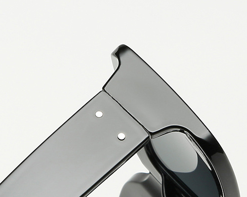 White square-frame sunglasses with dark gray lenses, featuring a chunky and fashionable design. - Image 23