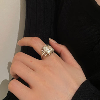 Anillo de Plata Esterlina con Perla Engarzada