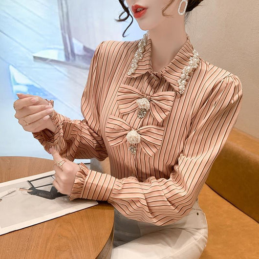 Blusa Retro con Flores 3D y Moño de Strass - Image 5