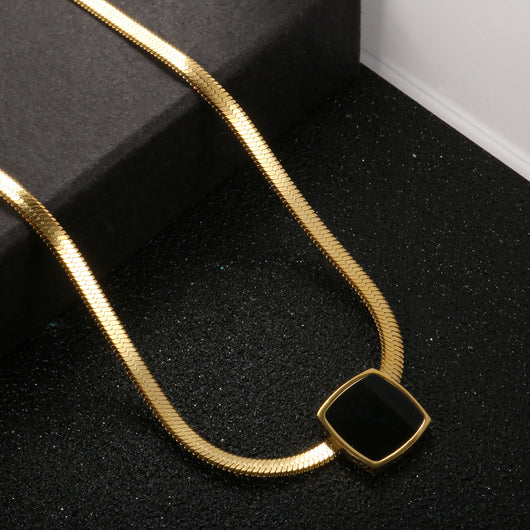 Collar Dorado en Acero Inoxidable - Elegancia Atemporal - Image 9