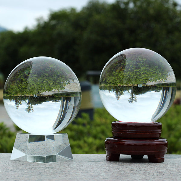 Bola de Cristal con Base de Madera