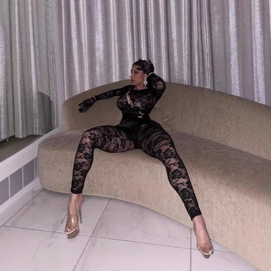 Conjunto Sensual de Encaje Transparente con Recortes Estratégicos - Image 3