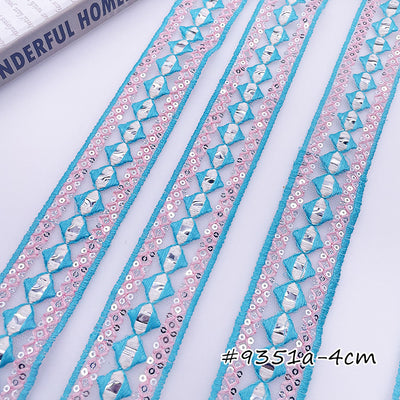 Prendas Étnicas con Encaje Bordado Decorativo - Image 3