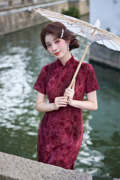 Vestido Cheongsam Retro Rojo con Flores Terciopeladas - Manga Corta Midi Clásico - Image 9