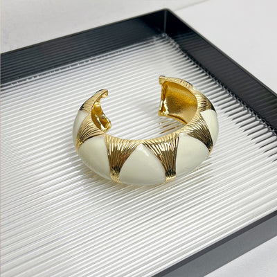 Pulsera Ovalada Retro Francesa Esmaltada Negro Oro con Técnica de Óleo Artístico - Image 8