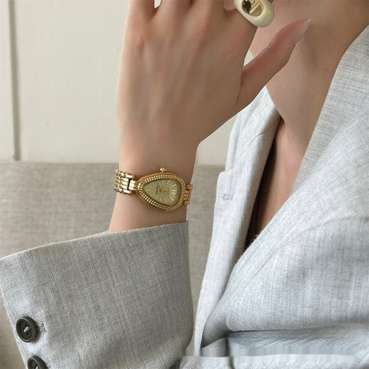 Reloj de Cadena Dorado con Cabeza de Serpiente para Mujer - Image 4