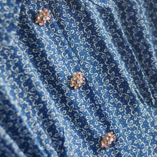 Vestido de Seda Azul con Botones de Cristal y Flores - Talla Pequeña