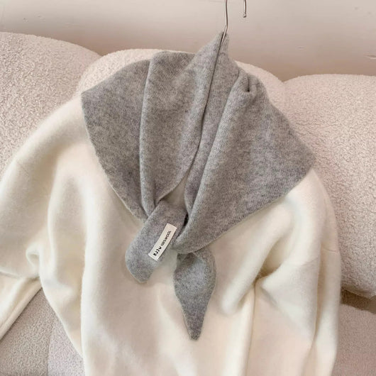 Poncho Triangular de Lana Pura para Otoño e Invierno - Image 4