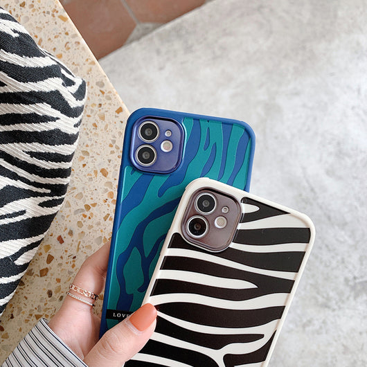 Funda de Celular con Patrón Zebra y Protección Contra Caídas - Image 8