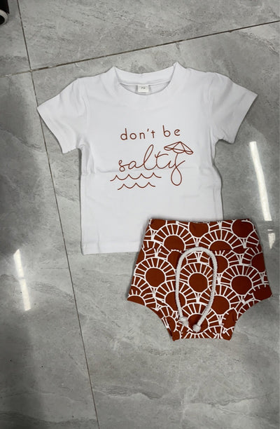Blusa Blanca con Estampado de Letras - Image 4