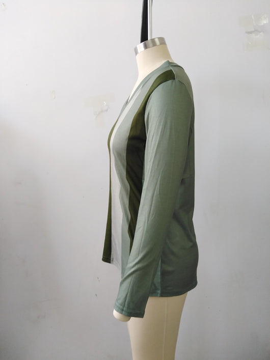 Playera de Cuello V a Rayas con Estampado y Mangas Largas - Image 16