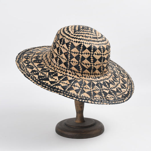 Sombrero de Rafia con Ala Ancha y Bloques de Color Geométricos