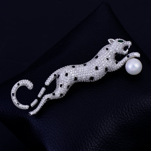 Broche de Leopardo en Cristal Atmosférico de Lujo - Image 5