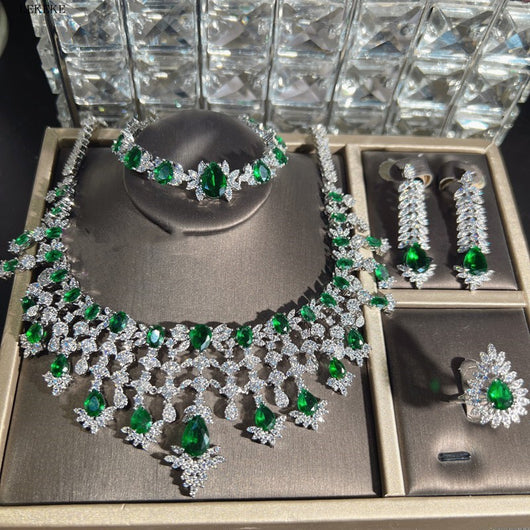 Conjunto de Joyería Elegante con Zirconia Verde - Collar, Aretes, Anillo y Pulsera