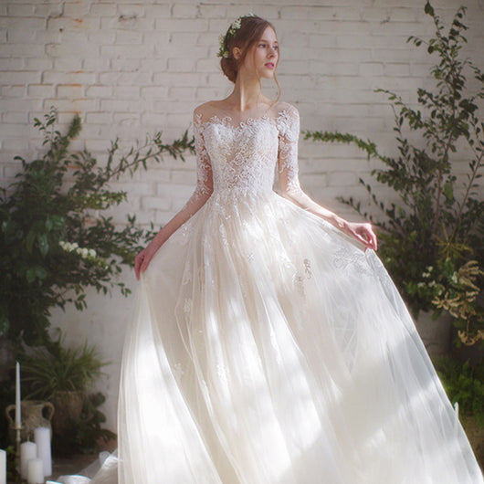 Vestido de Novia con Mangas de Encaje Elegante - Image 3