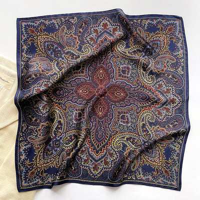 Pañuelo de Seda Estampado Floral Literario para Otoño e Invierno - Image 8