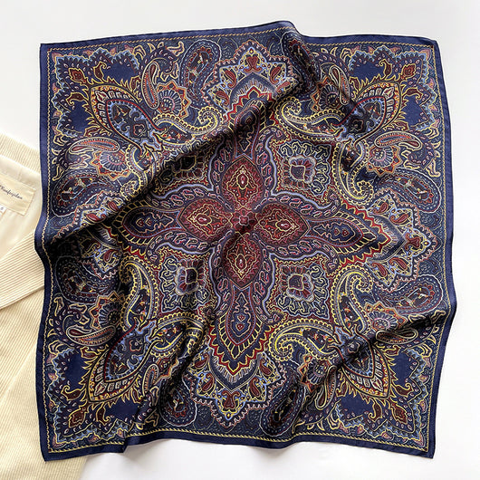 Pañuelo de Seda Estampado Floral Literario para Otoño e Invierno - Image 8