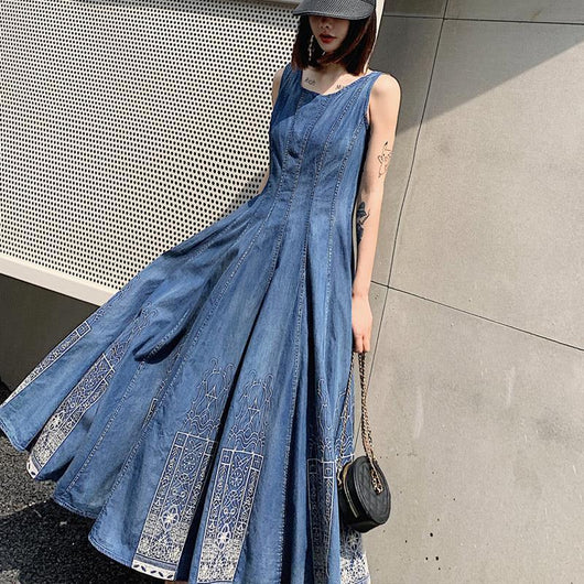 Vestido Denim Sin Mangas con Bordado Delicado - Image 9