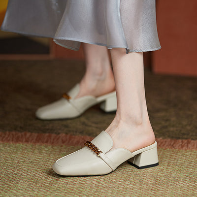 Sandalias Elegantes con Tacón Cuadrado y Detalles Metálicos - Image 9