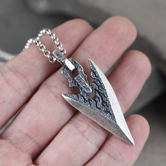 Collar de Plata para Hombre con Piedra en Forma de Arma - Image 7