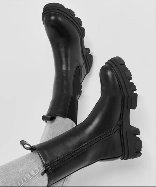 Botas Plataforma Mujer con Tacón Plano - Diseño Trendy y Cómodo - Image 2