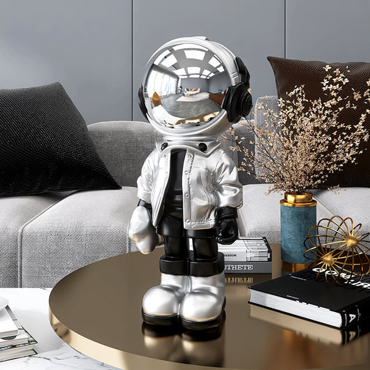 Decoración Astronauta Creativa para Mueble TV y Sala de Estar - Image 8