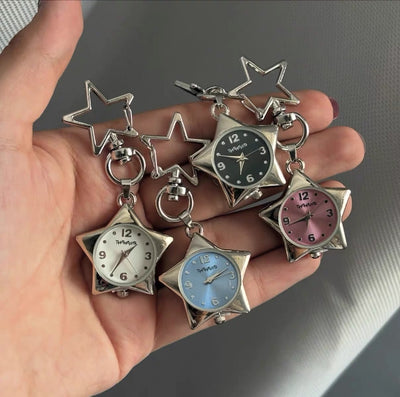 Reloj Pentágrama Elegante con Llavero Trébol