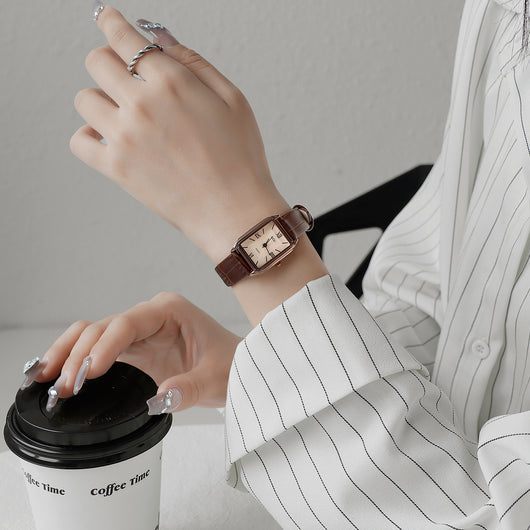 Reloj Elegante Retro para Mujer con Correa Impermeable y Esfera Cuadrada - Image 3