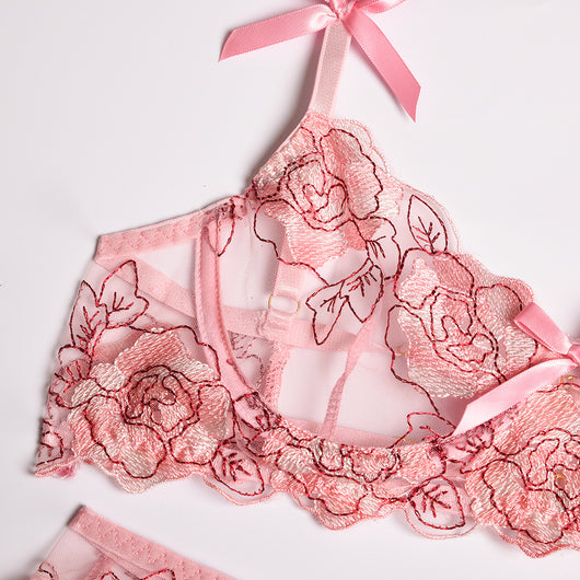 Conjunto de Lencería Floral para Dama - Tres Piezas - Image 13