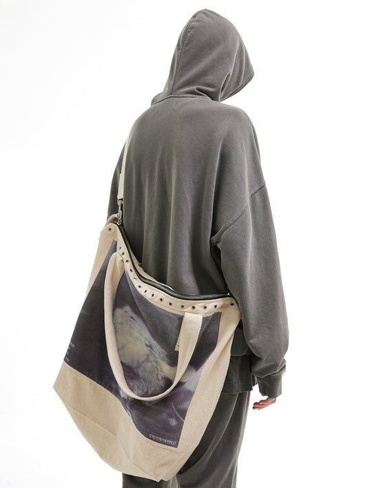 Bolsa Tote Canvas con Estampado de Ojetes Zip - Image 7