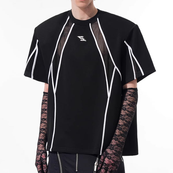 Remera Negra con Costuras Huecas y Acolchado en Hombros - Image 4