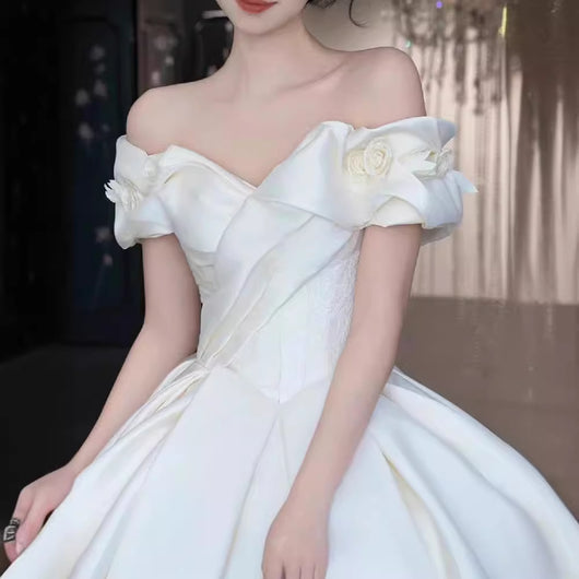 Vestido de Novia Satén Hombros Descubiertos Encaje Francés Elegancia Premium - Image 4