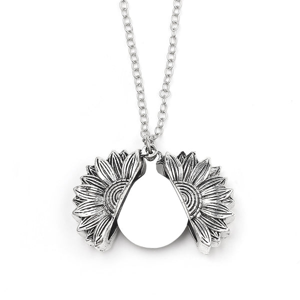 Collar Personalizado Girasol con Grabado de Nombre y Fecha - Image 4