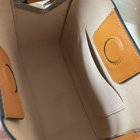 Bolso Crossbody Cuero Vacuno Pequeño Cuadrado - Image 2